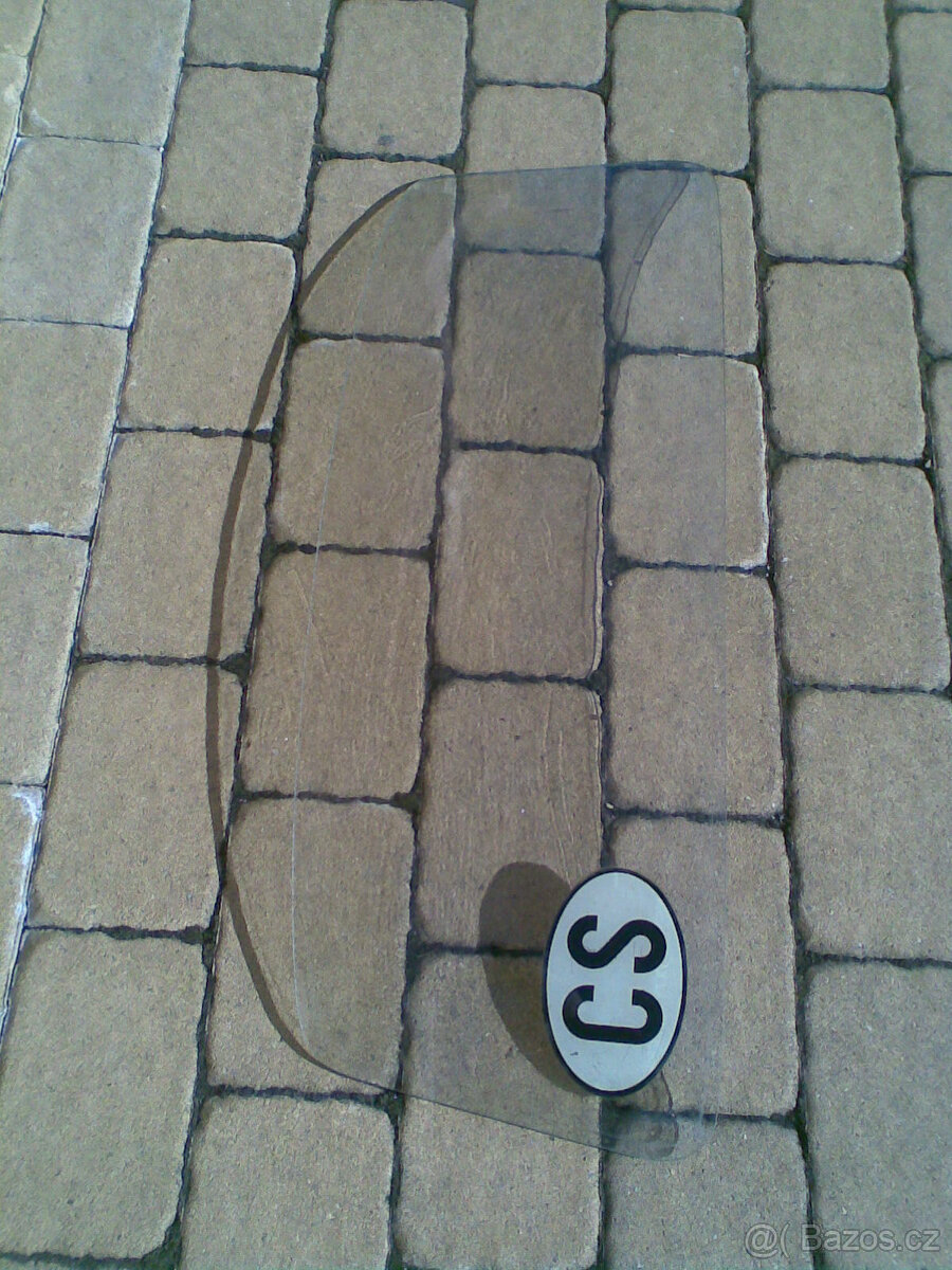 Zadní sklo na TRABANT 601 combi - 2