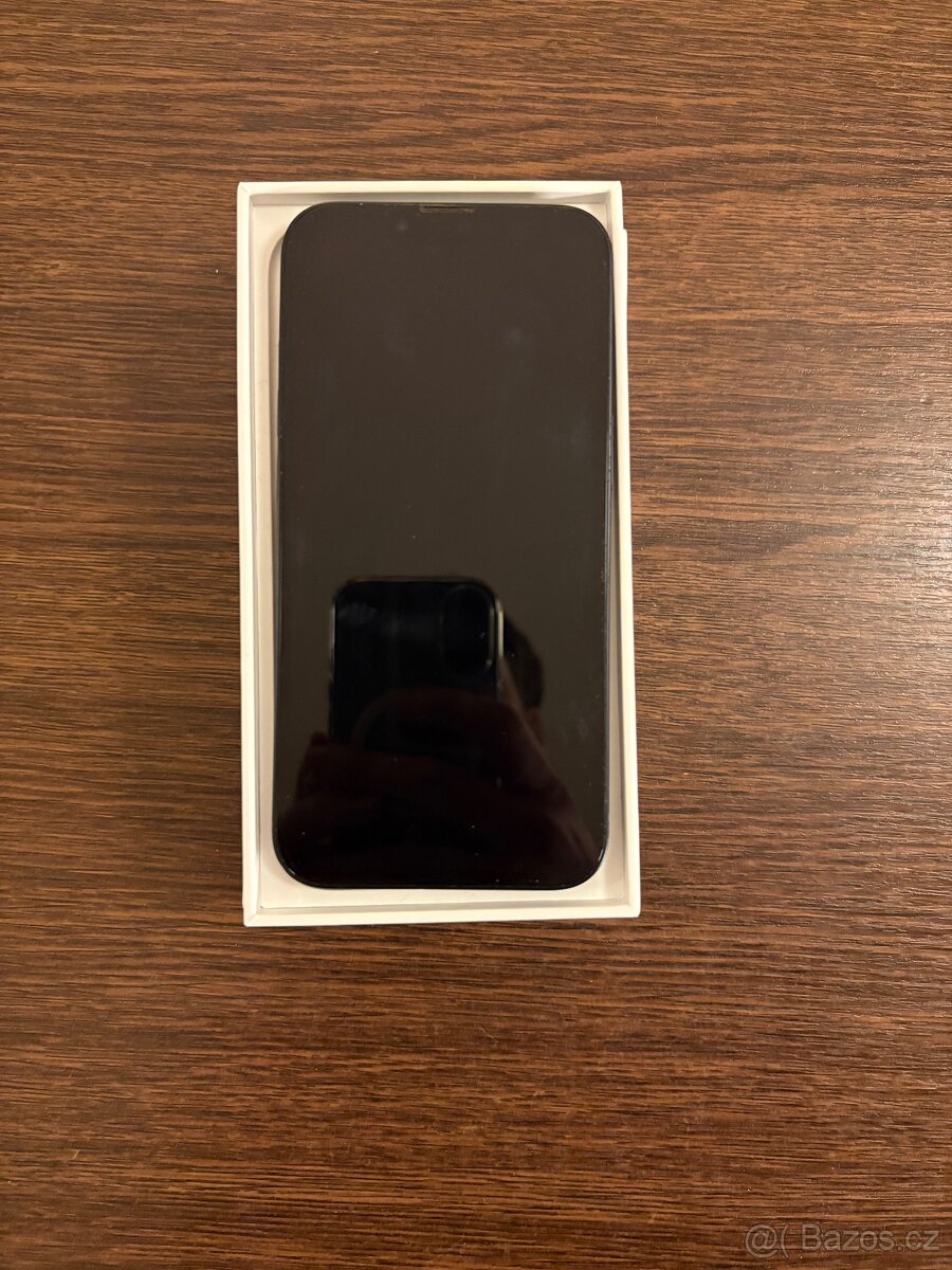Prodám iPhone 13 temně modrý - 2