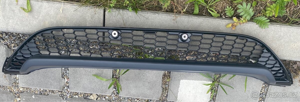 mřížka perednoho naraznika ford focus 2018 - 2