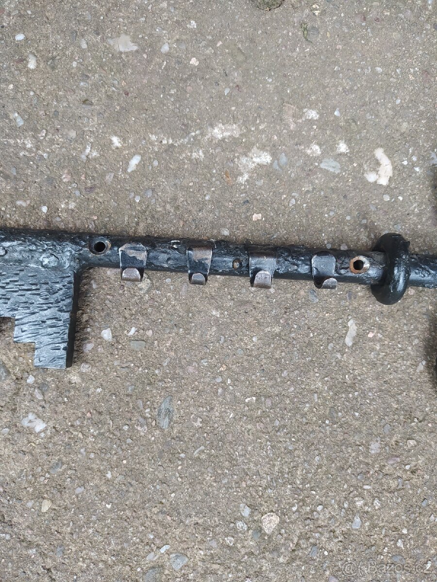 Kovový držák na klíče - 2