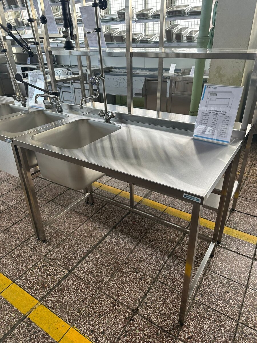 Nerezový dřez s pracovní plochou - 2
