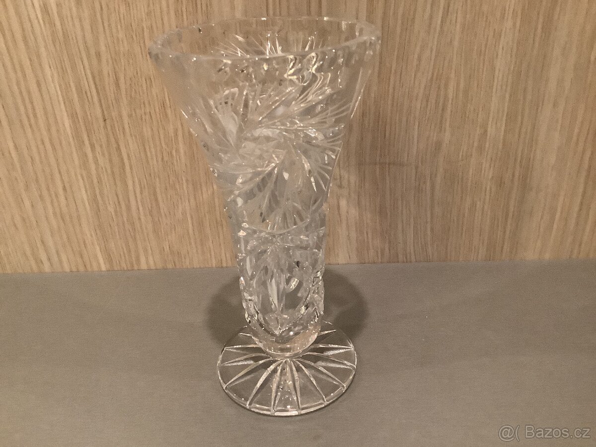 Vázička - polobrus - 2