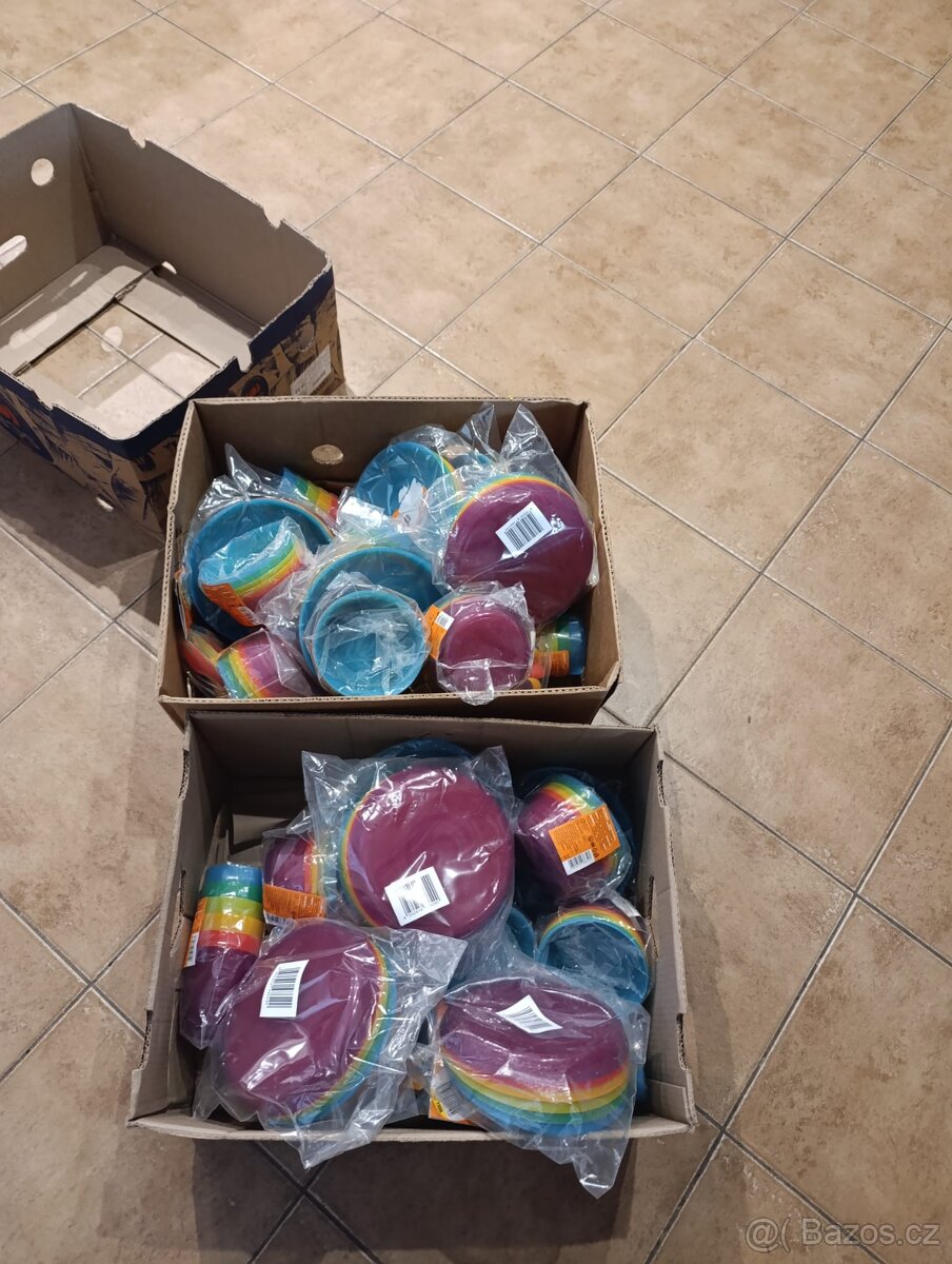 Plastové party nádobí - 2