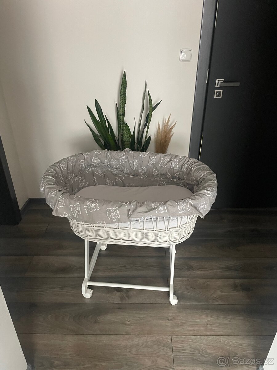 Koš pro miminko + kapsář + prostěradla do košíku - 2