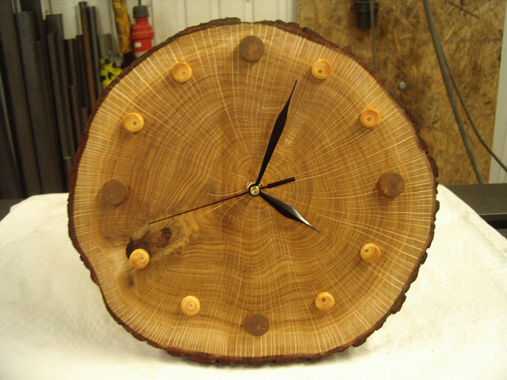 Nástěnné dřevěné hodiny - 2
