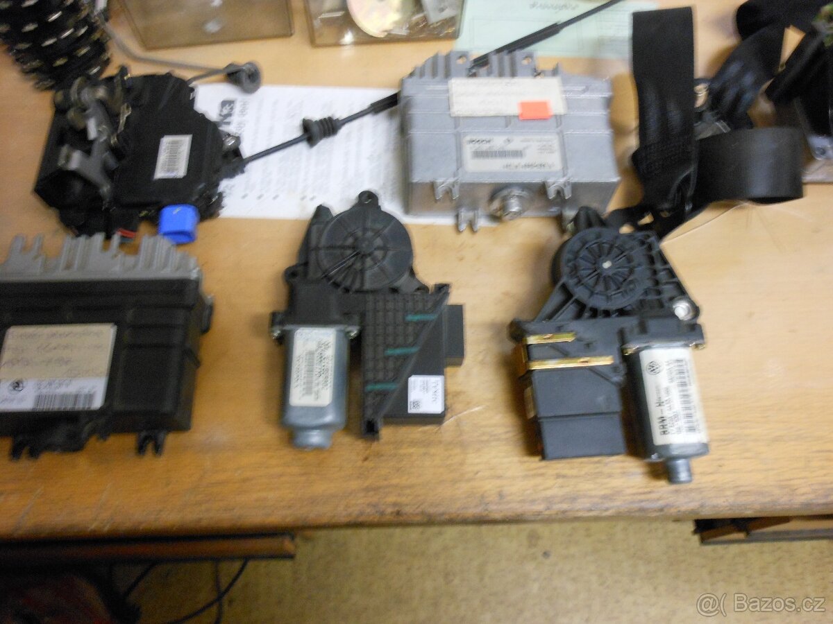 Náhradní díly na vozy ŠKODA - - 2