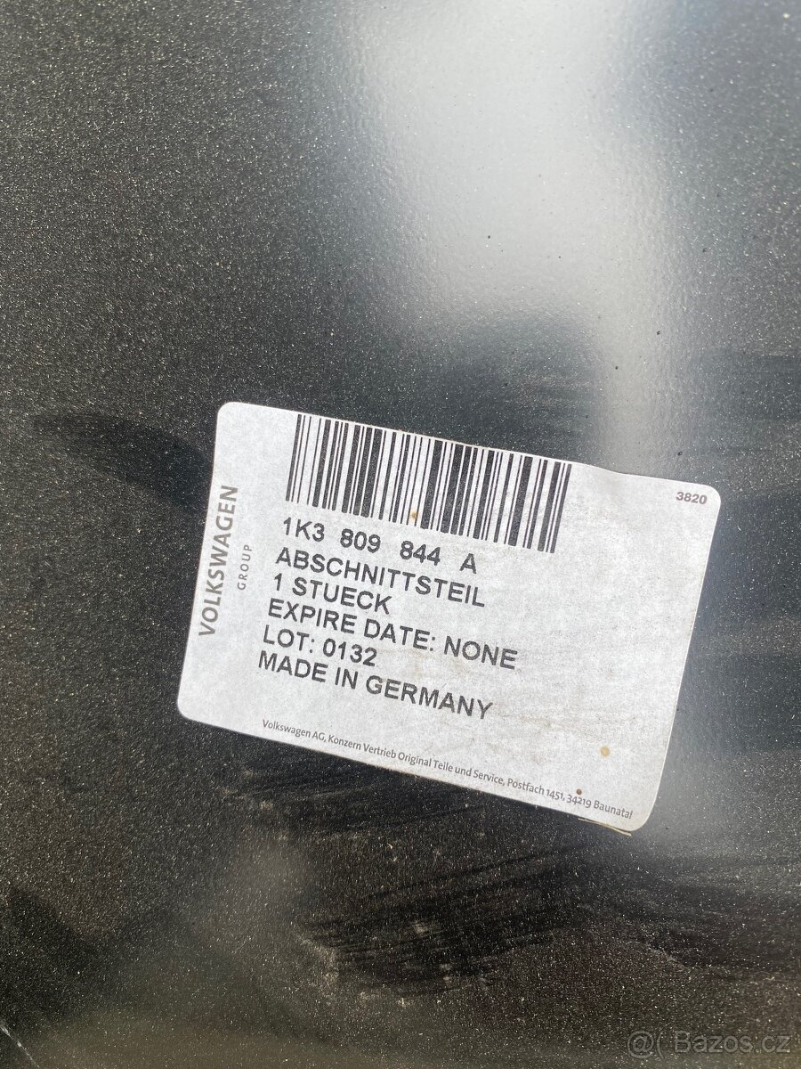 Pravý zadní blatnik vw golf V GTI 1K3 809 844 A - 2