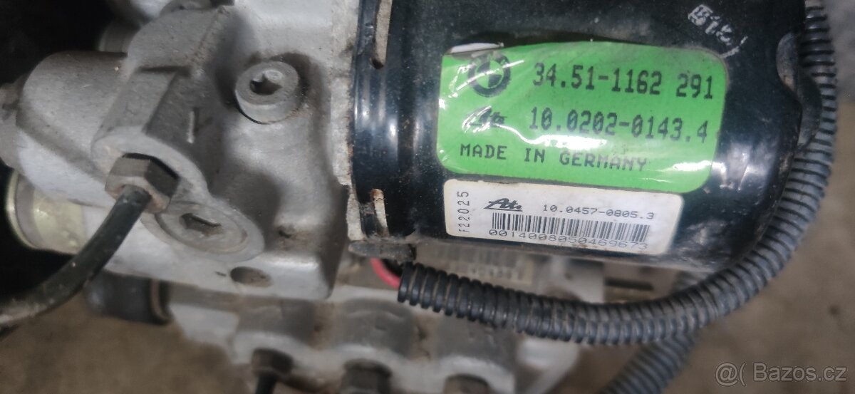 BMW e36 brzdový posilovač + ABS , pedály - 2