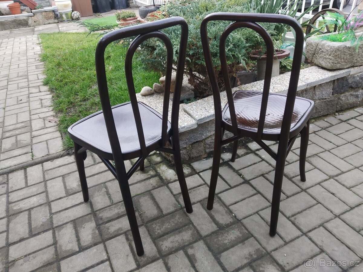 Thonetky po renovaci. - 2