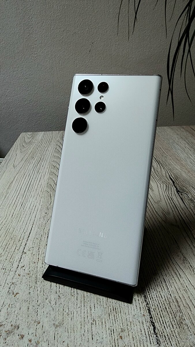 Galaxy S22 Ultra 5G 12gb/256gb + Příslušenství - 2