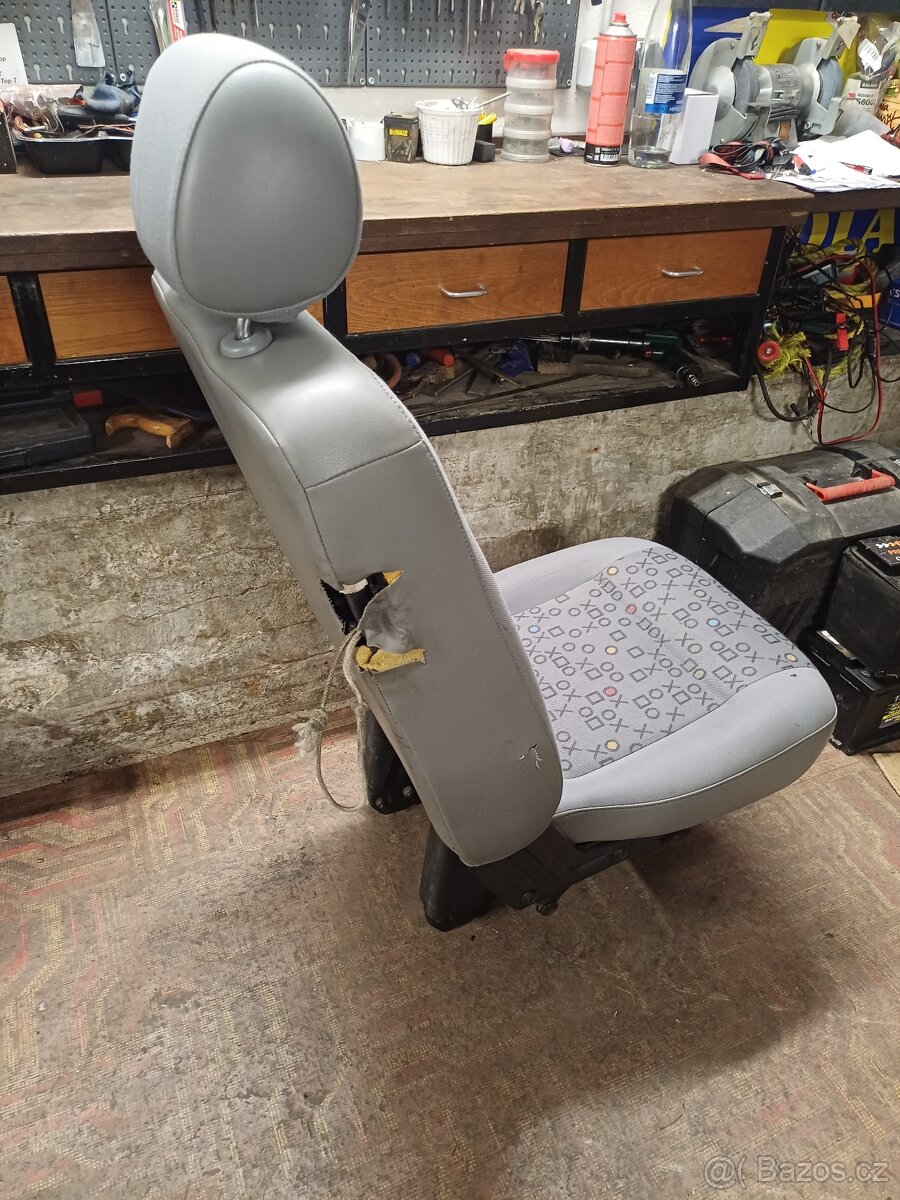 Sklopná sedačka Transporter T5 - 2