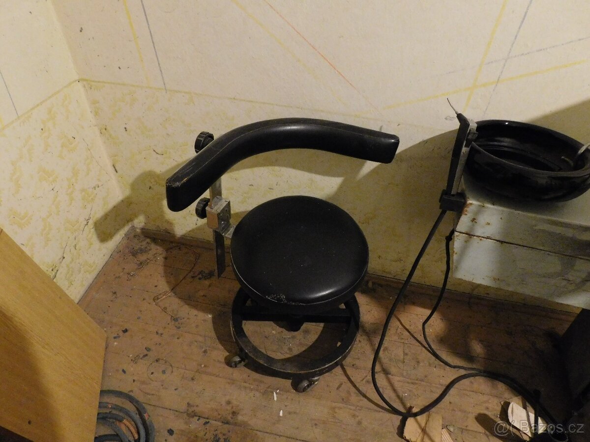 Zdravotnická židle Chirana, otočná, pístová (vzduchová) - 2