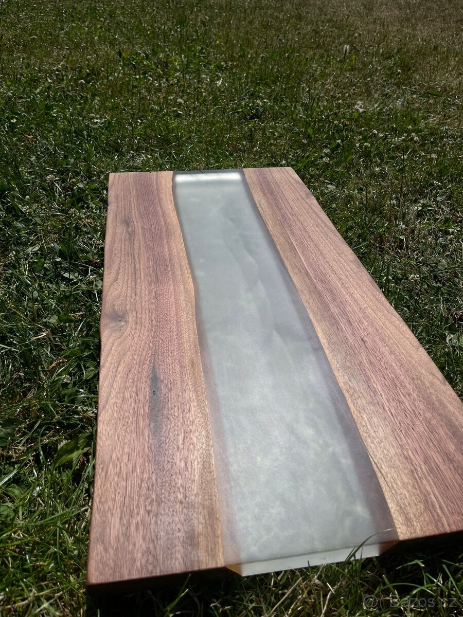 Stolová deska - americký ořech a epoxyd - 2