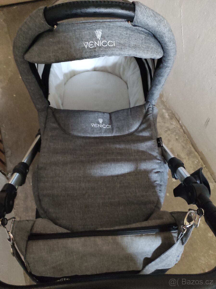 Kočárek Venicci - 2