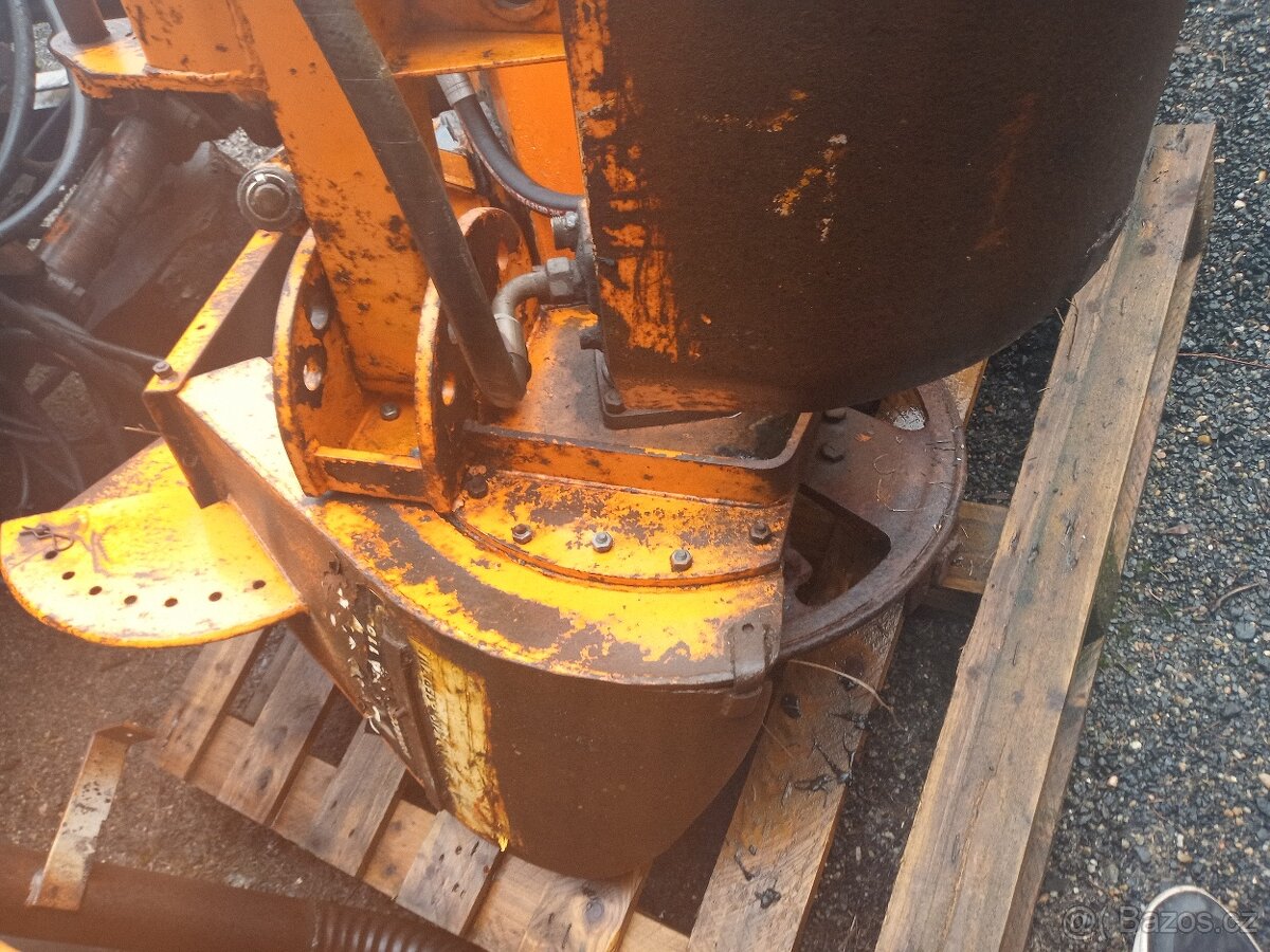 Prodám komunální nástavec hlubic příkopů - 2