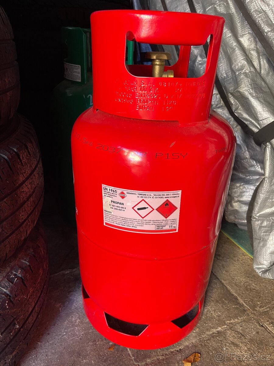 Lahev Propan, obsahuje ješte cca 1/3 náplně - 2