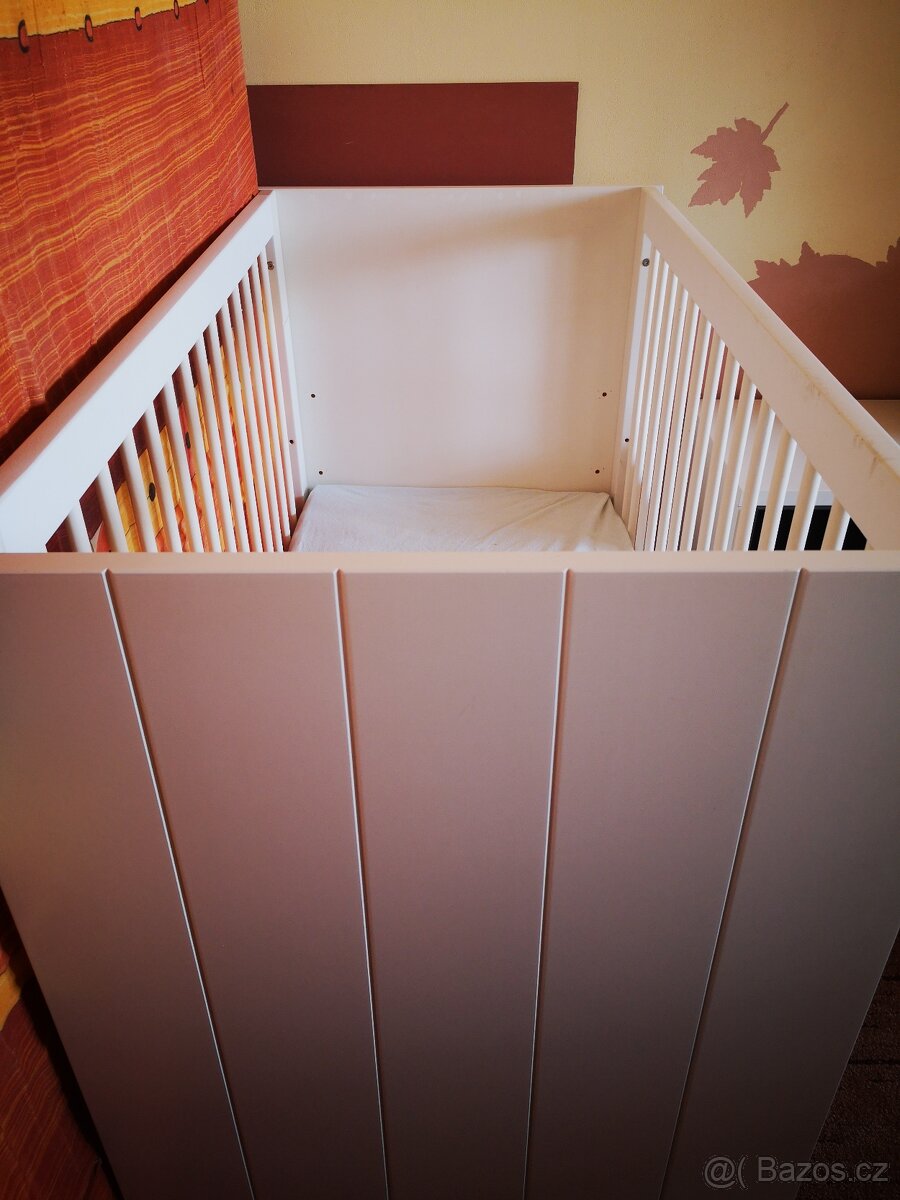 Prodám postýlku, masiv, vč. vybavení - 2