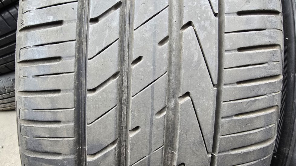 Letní pneu 235/50/19 Hankook - 2