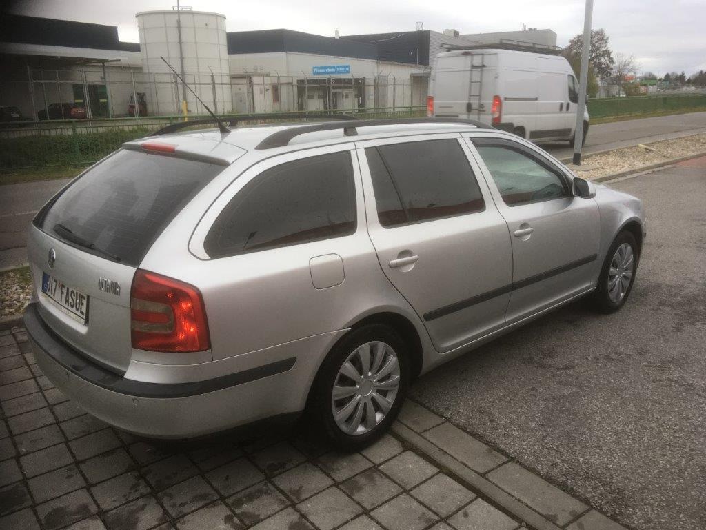 Škoda Octavia 2 II 1.9 tdi 77kW combi - 2