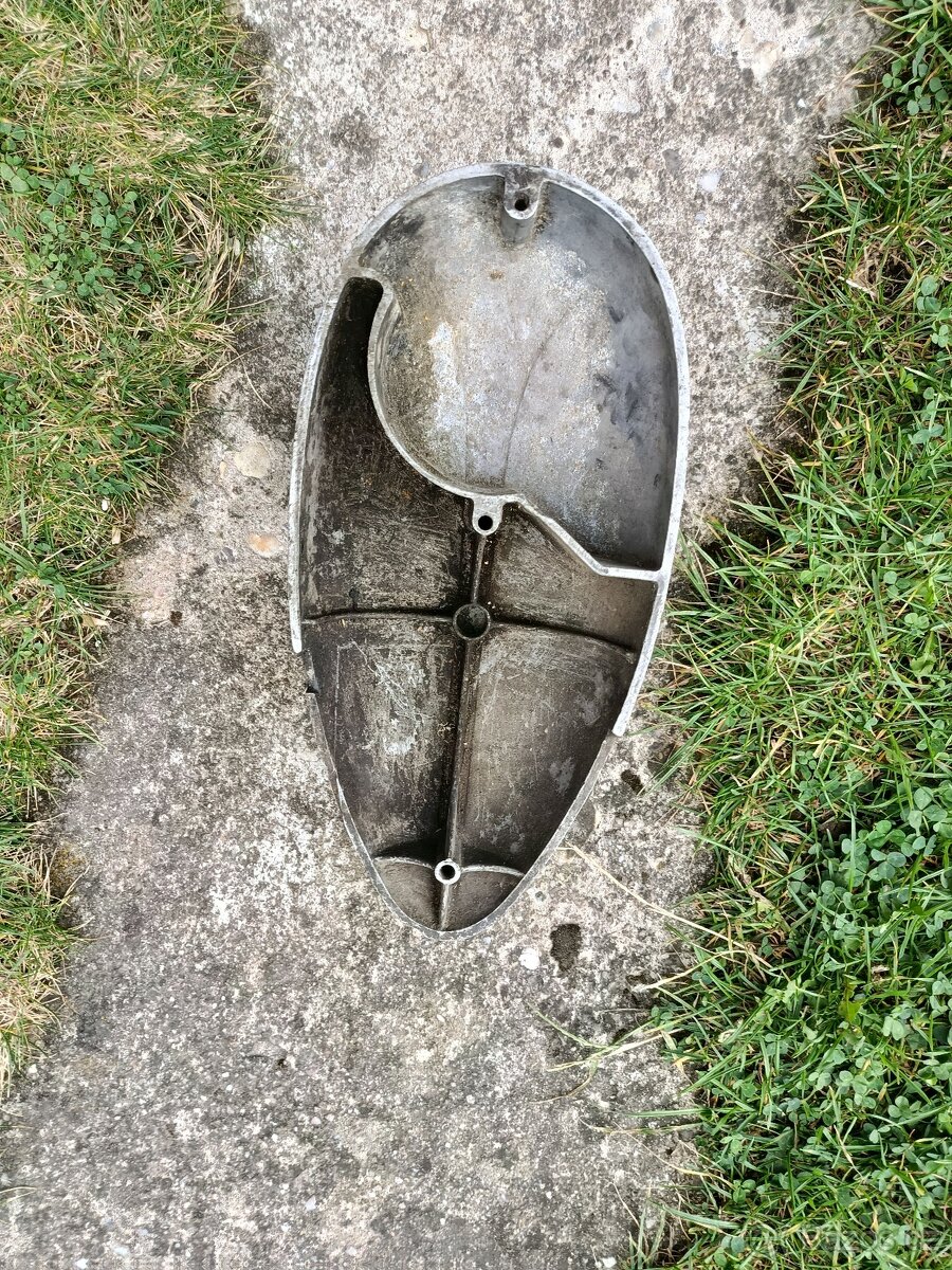 kryt motoru na Jawa 125 - 2