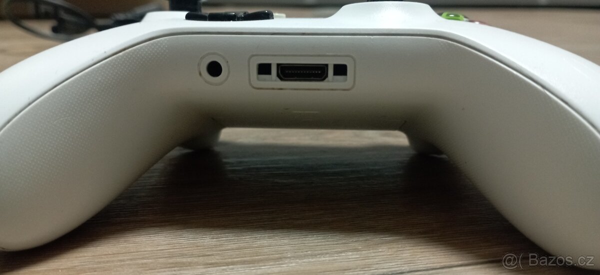 Ovladač na xbox one s - 2