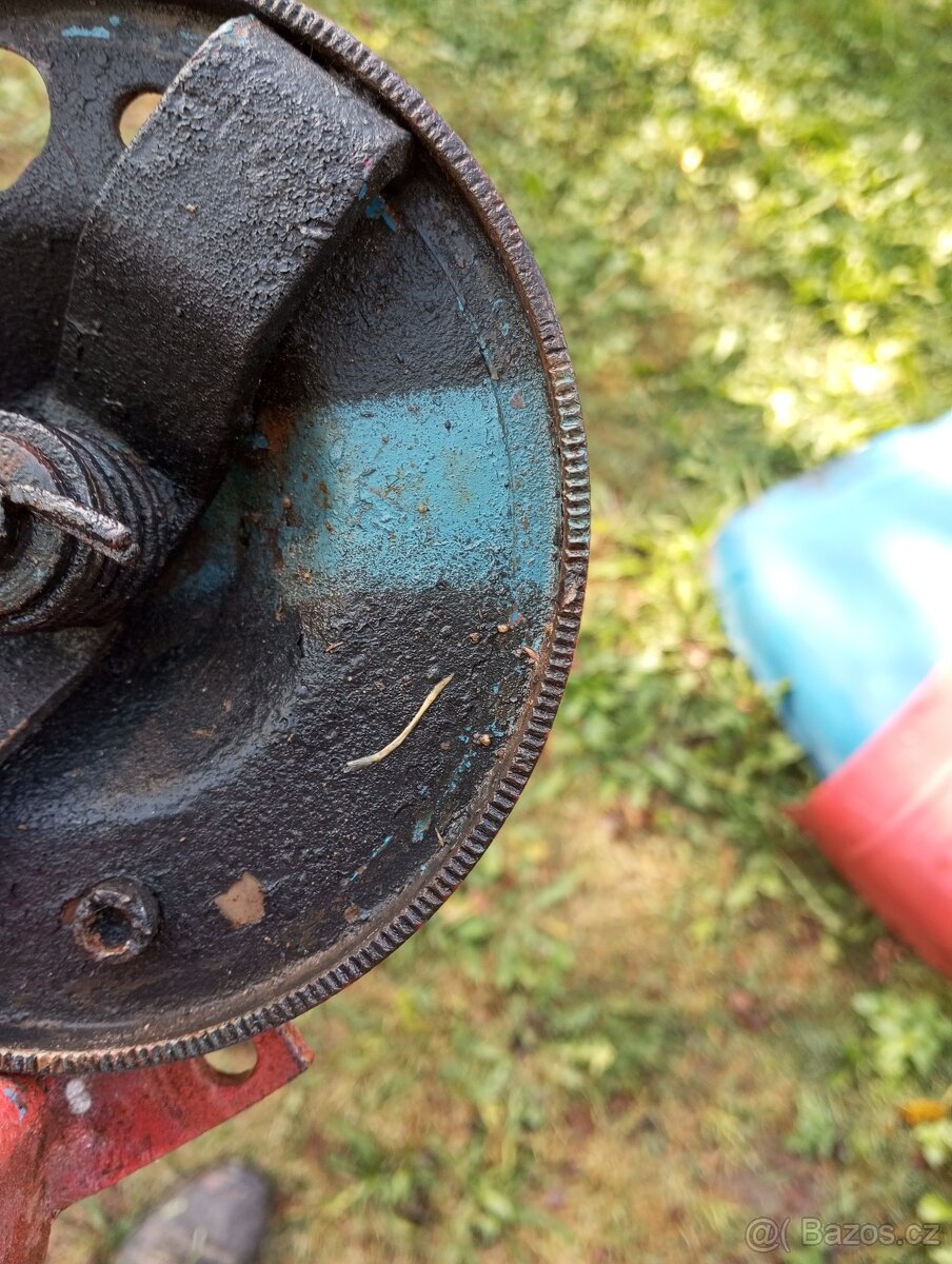 Zetor 25N ruční plyn - 2