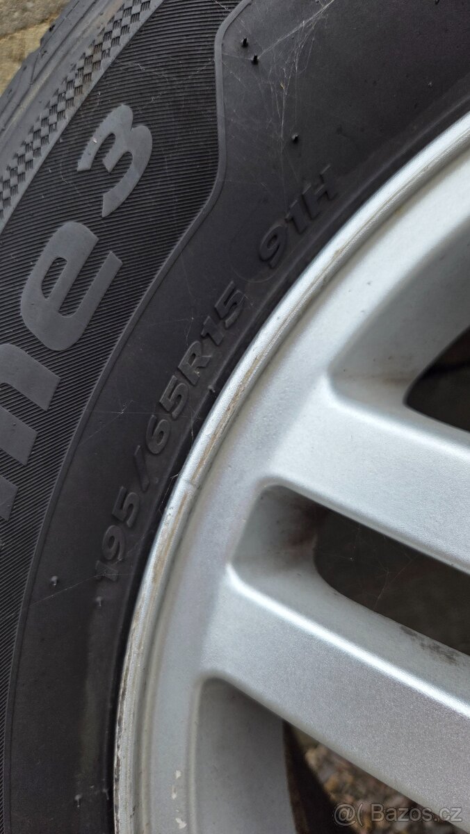 Originál kola Ford r15 s pneu - 2