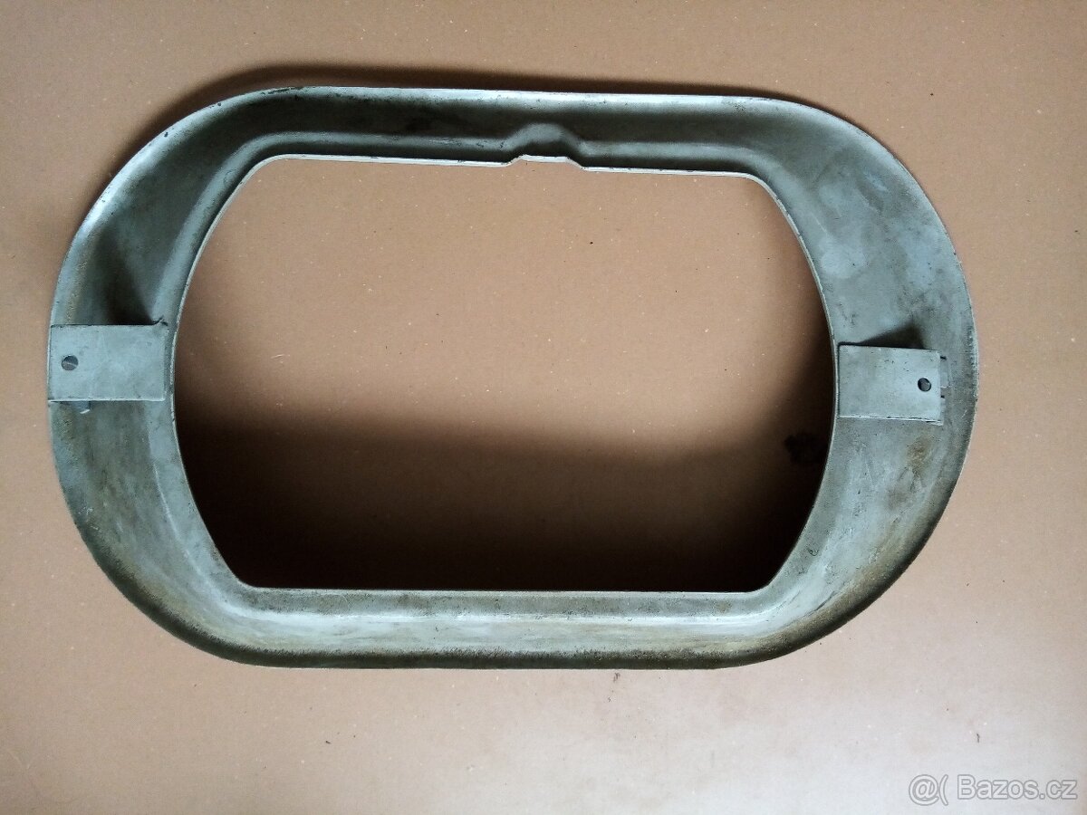 ARO 240 rámeček svetla - 2