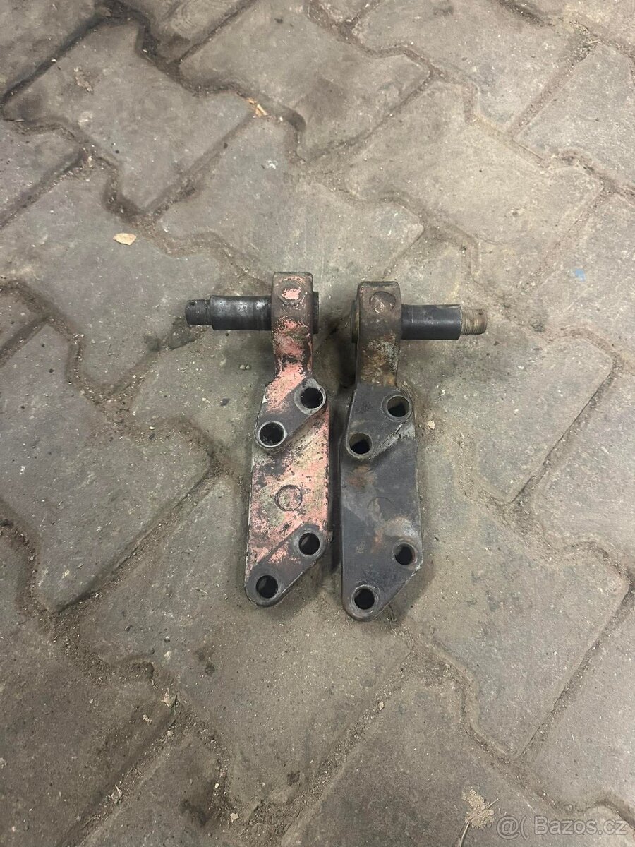 Držák spodního ramene Zetor - 2