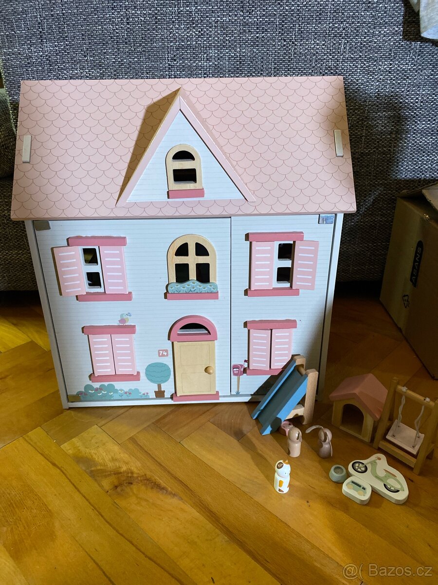 Domeček pro panenky dřevěný - 2