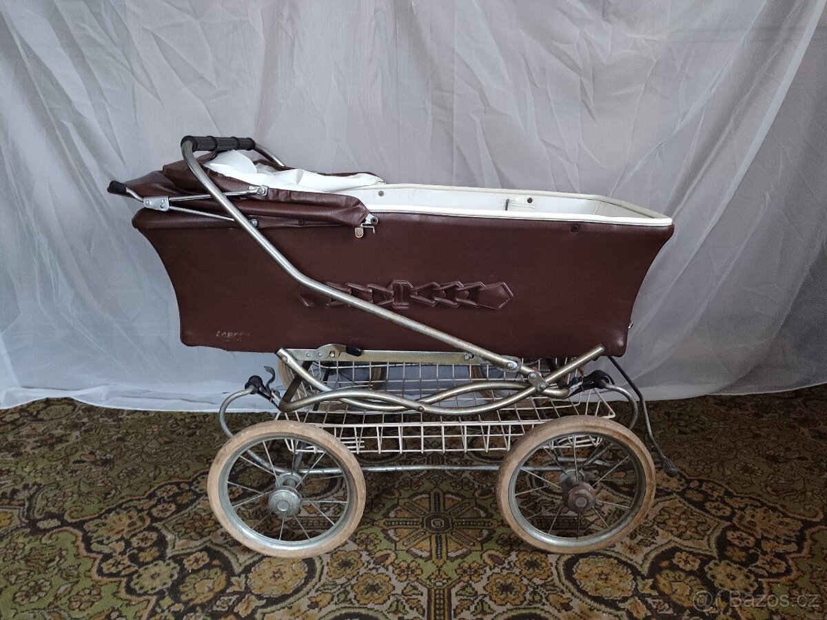 Starý kočárek - 2