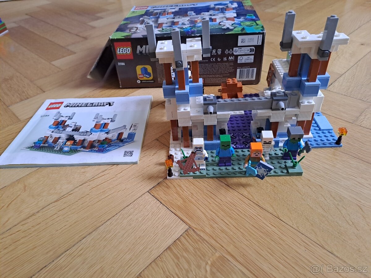 Lego Minecraft 21186 Ledový zámek - 2
