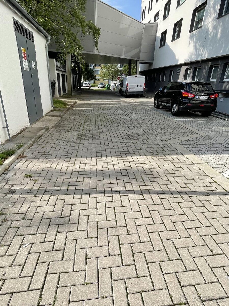 pronájem parkovacího místa - 2