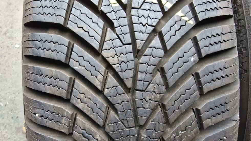 Zimní pneu 195/65/15 Continental - 2