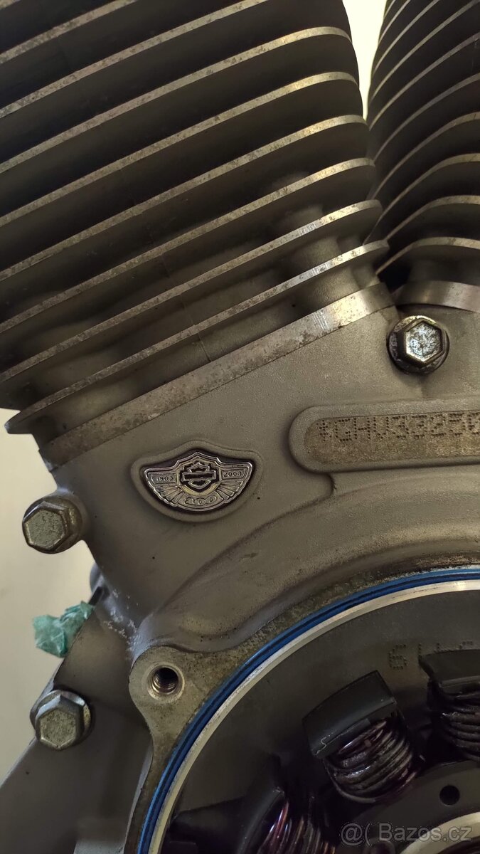 Motor HD Dyna Super Glide FXD TC 2003 výroční model - 2