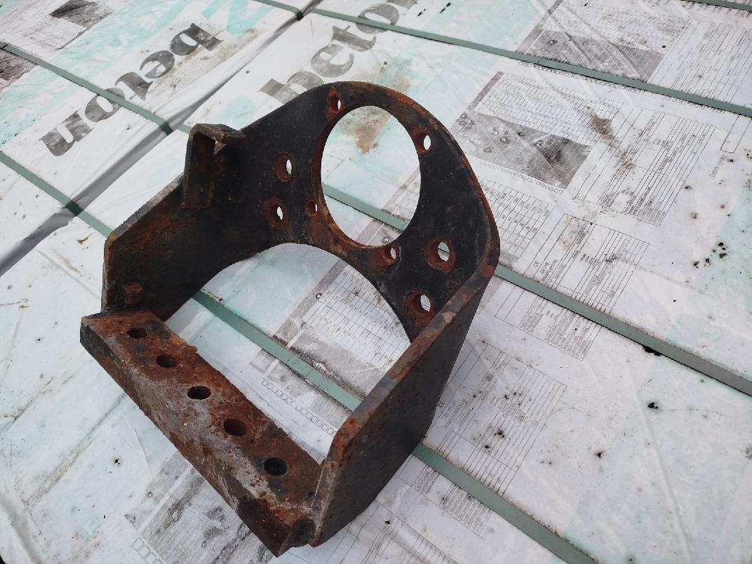 Konzola zavesu na zetor - 2