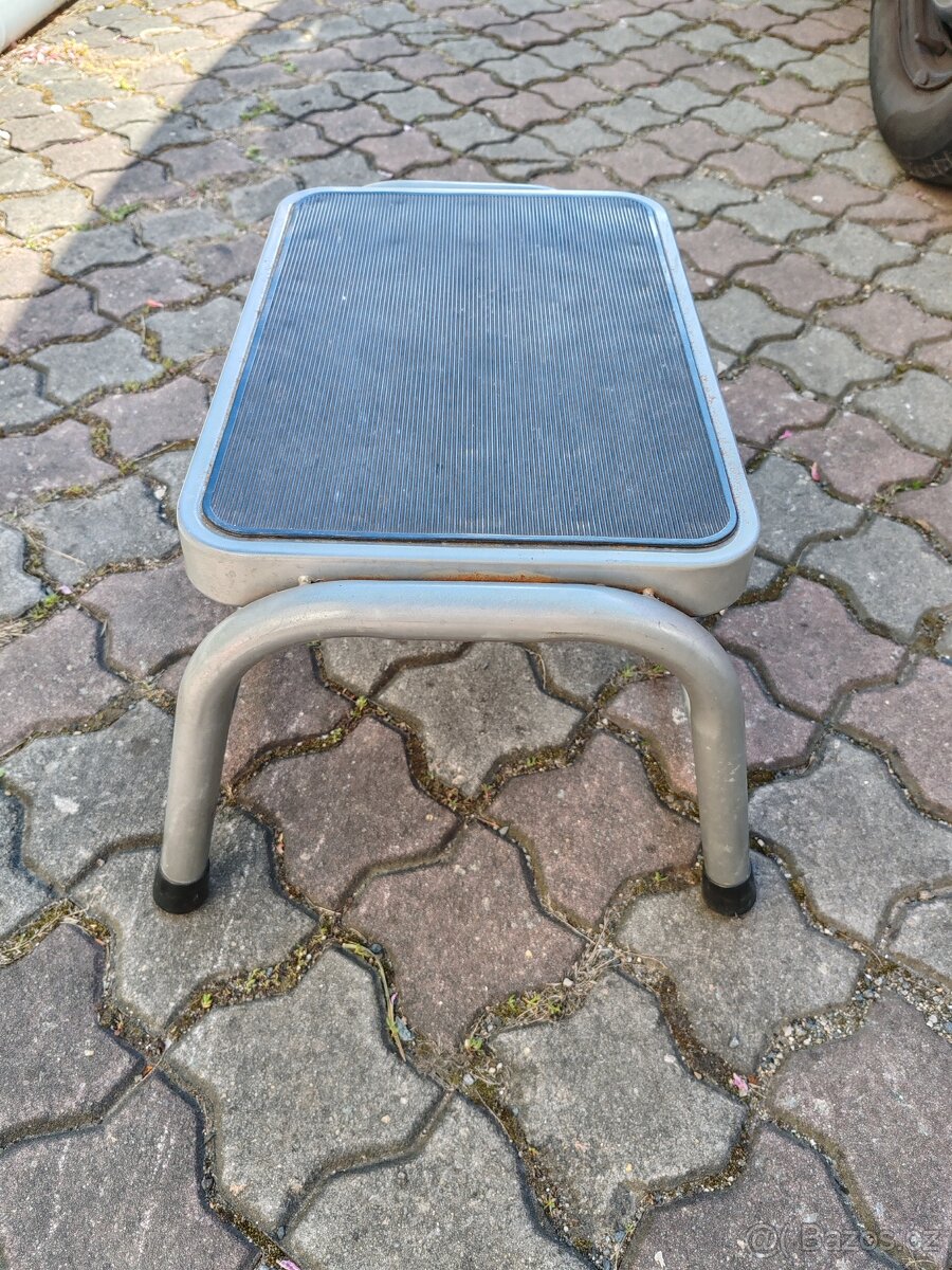 Schůdek ke karavanu - 2