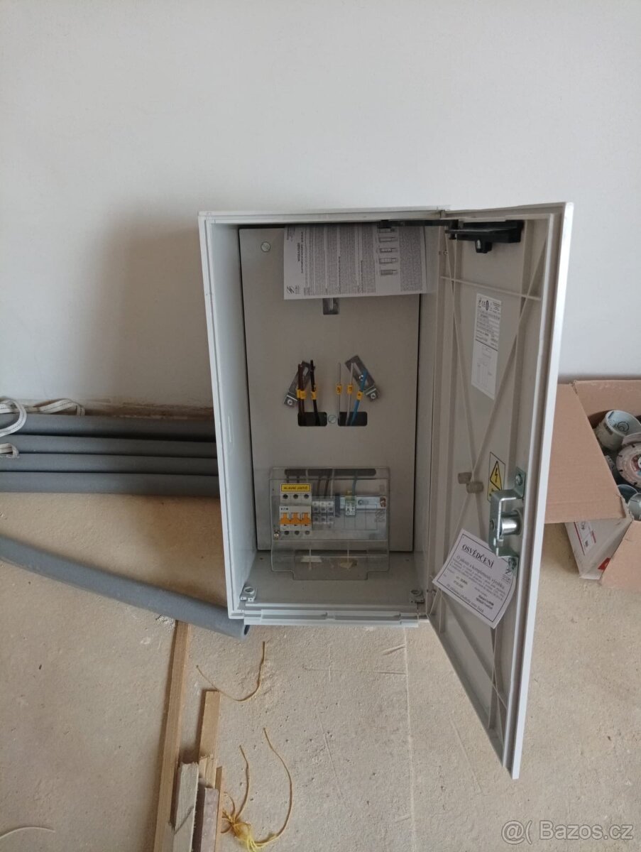 Elektroměrová skříň čez - 2