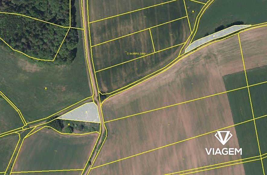 Pole 2 935 m², Podíl 30 % o výměře 881 m² - 2