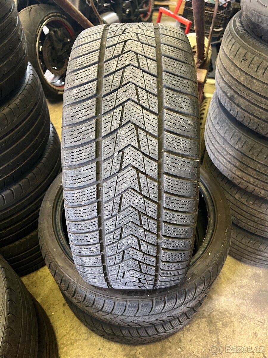 Zimni sada 245/35 R20 DOT 26/25 - 2