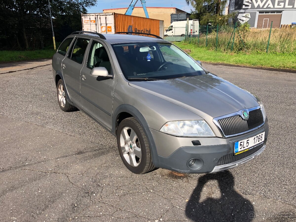 Škoda Octavia Scout 2.0 TDI 4x4 - 2