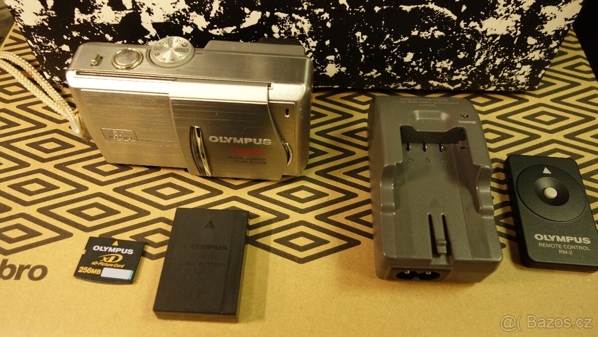 Olympus C-60 ZOOM - 2