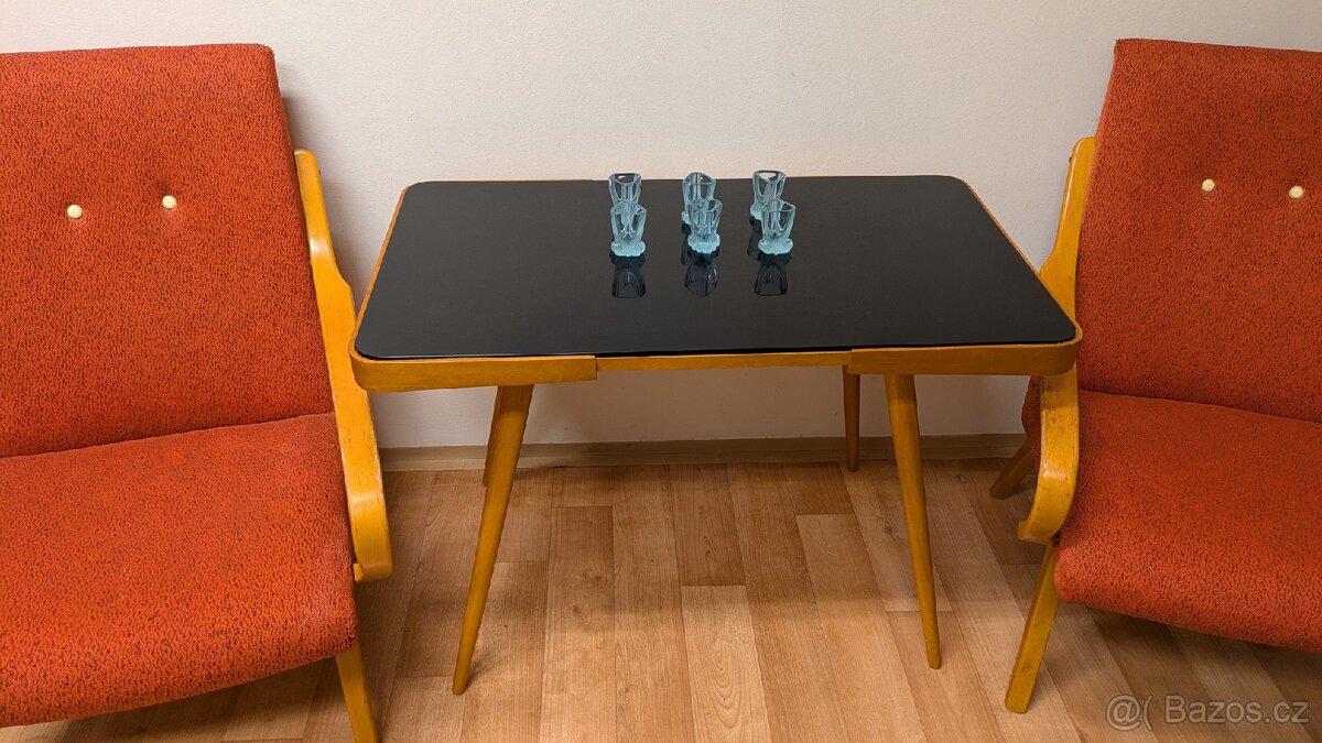 Stolek Jiroutek, dvě křesla a skleničky 1. republika - 2