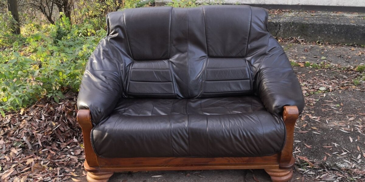 Kožená sedací souprava(dvojsedačka) s masivním dřevem - 2
