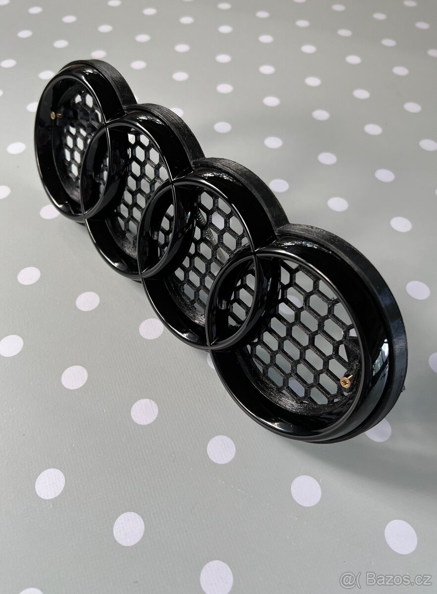 AUDI drzak znaku do RS masky - 2