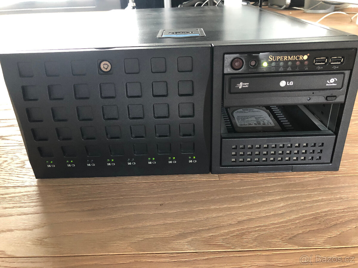 Supermicro X8DAH, 2x Xeon X5550, 12Gbram - 2