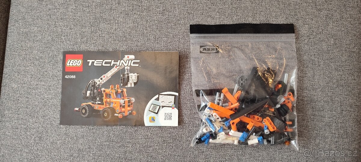 LEGO Technic 42088 – PRACOVNÍ PLOŠINA - 2