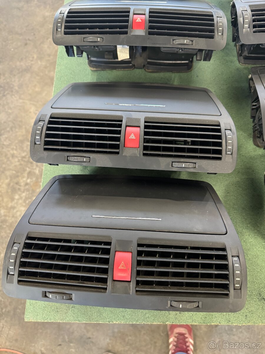 Octavia 2 gateway, výdechy topení, panel Klimy, páčky - 2