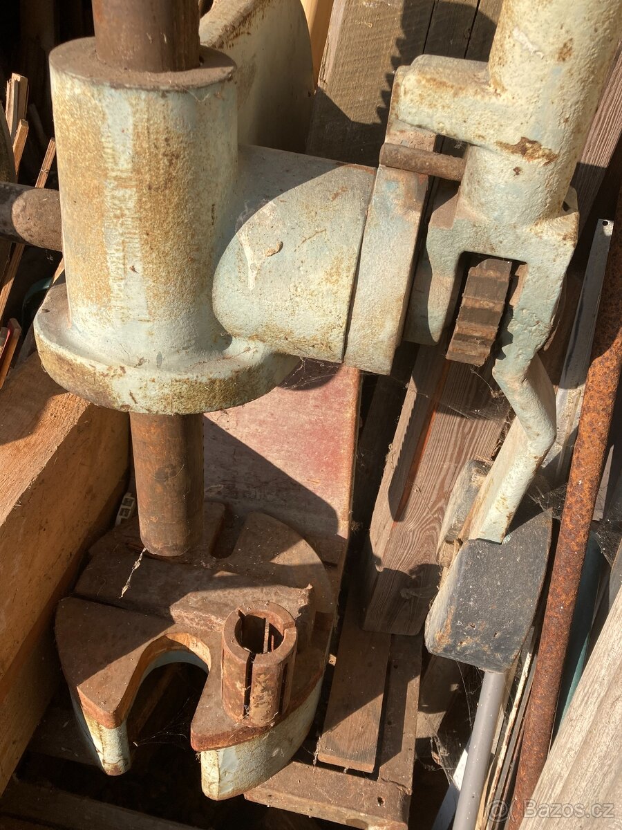 Hřebenový lis LHR 2 - 2