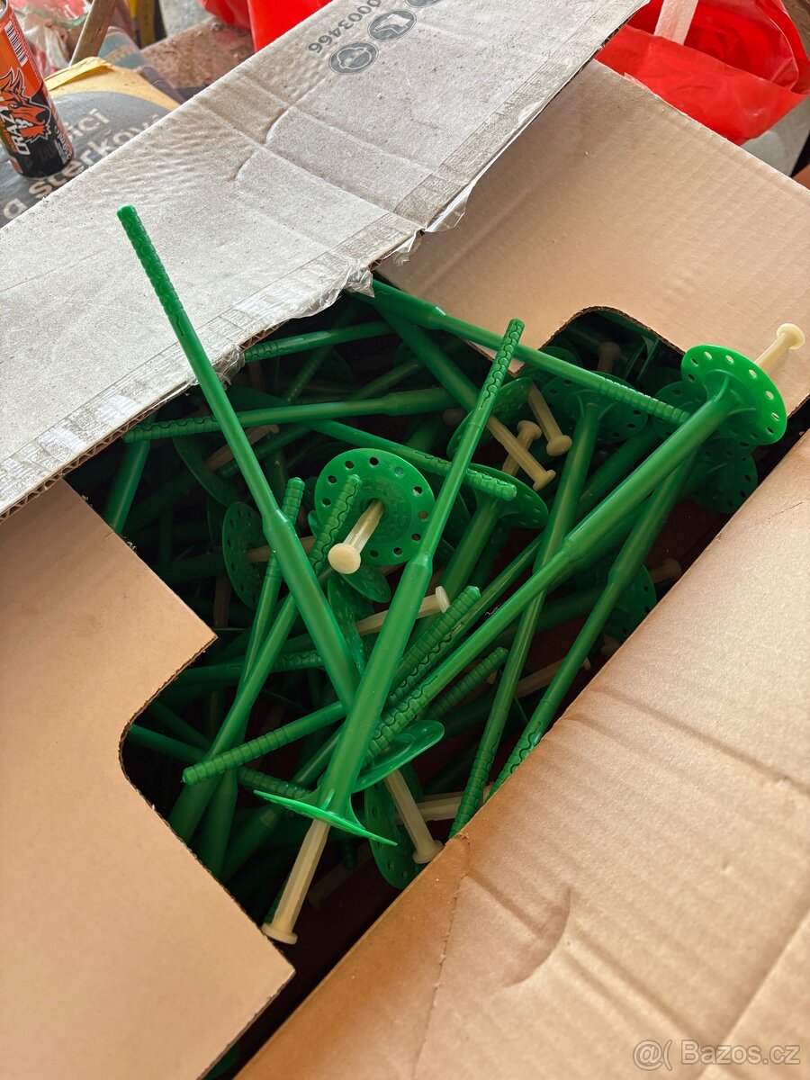 FASÁDNÍ HMOŽDINKA - 2